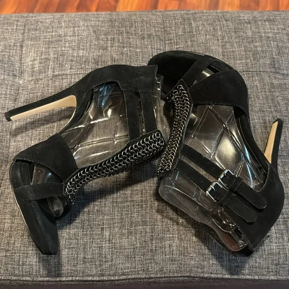 Dolce Vita Black Suede shoe w/ metal embellishments - Picture 4 of 6